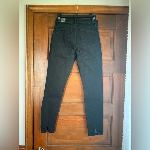Tractr Black Skinny Jeans 🍸 - Picture 3 of 5